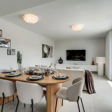 Luxury Apt. Aranya Pool And Parking Естепона