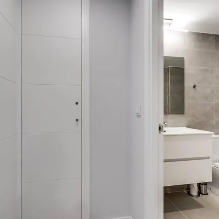 Luxury Apt. Aranya Pool And Parking * Естепона