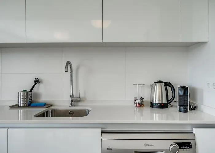 Luxury Apt. Aranya Pool And Parking Апартаменты *