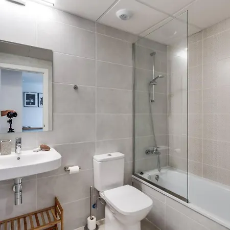 Luxury Apt. Aranya Pool And Parking