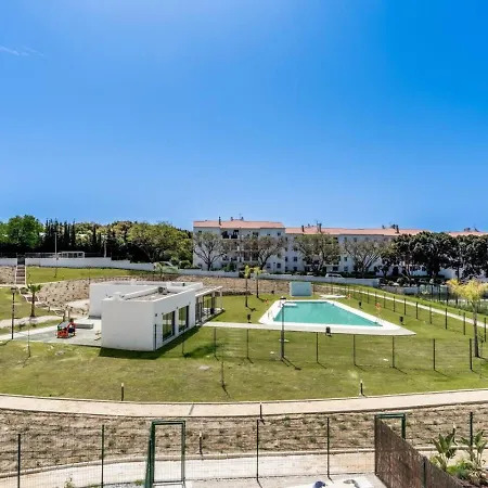 Luxury Apt. Aranya Pool And Parking *