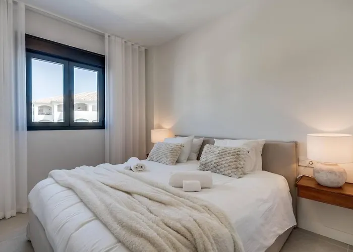 Luxury Apt. Aranya Pool And Parking