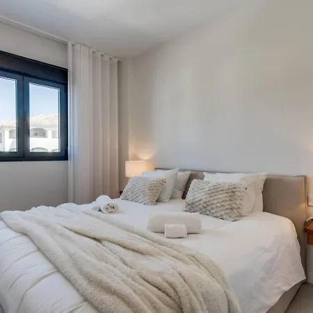 Luxury Apt. Aranya Pool And Parking